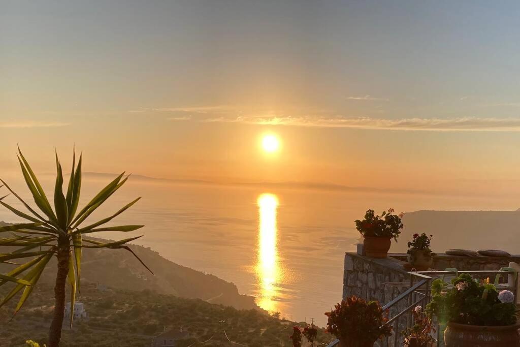Πύργος Παραδοσιακός Με Μαγευτική Θέα - Villa Traditional Tower With Amazing Sea View Areopoli Exterior foto